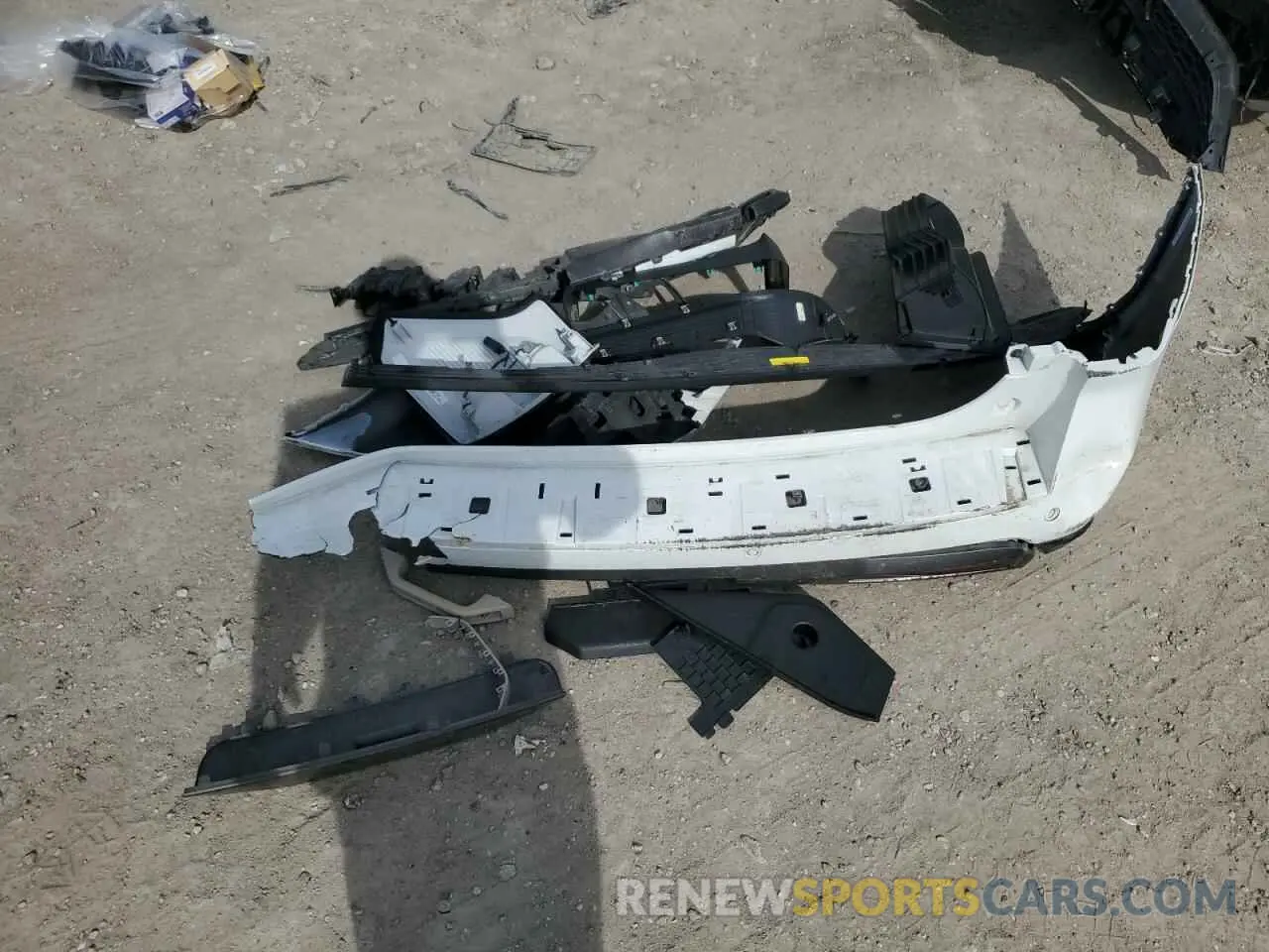 12 Photograph of a damaged car 1FMJU1FT1NEA52999 FORD EXPEDITION 2022