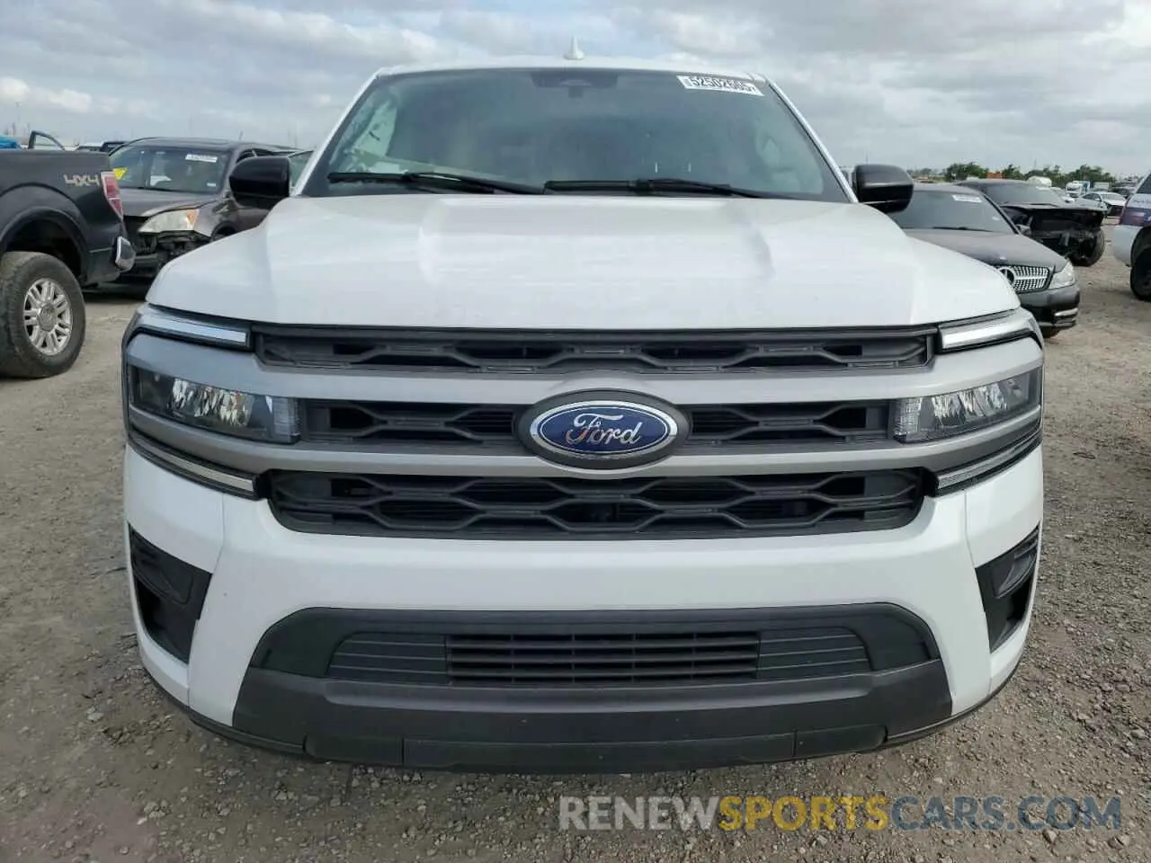 5 Photograph of a damaged car 1FMJU1FT1NEA52999 FORD EXPEDITION 2022