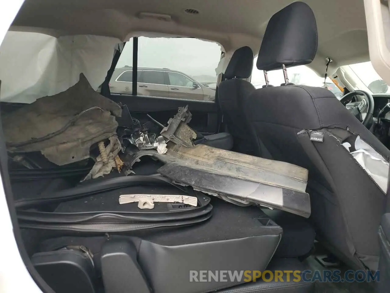 11 Photograph of a damaged car 1FMJU1FT3NEA52650 FORD EXPEDITION 2022