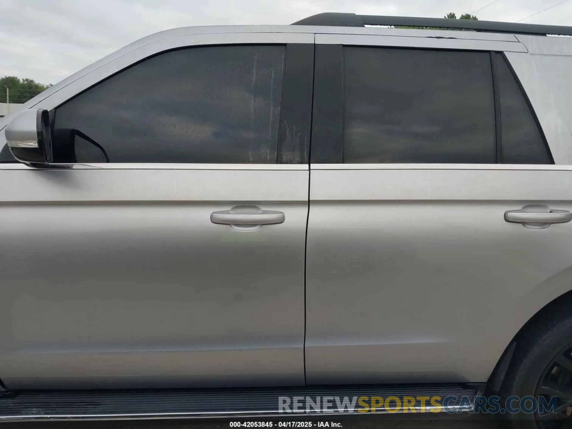 15 Photograph of a damaged car 1FMJU1HT0NEA14953 FORD EXPEDITION 2022