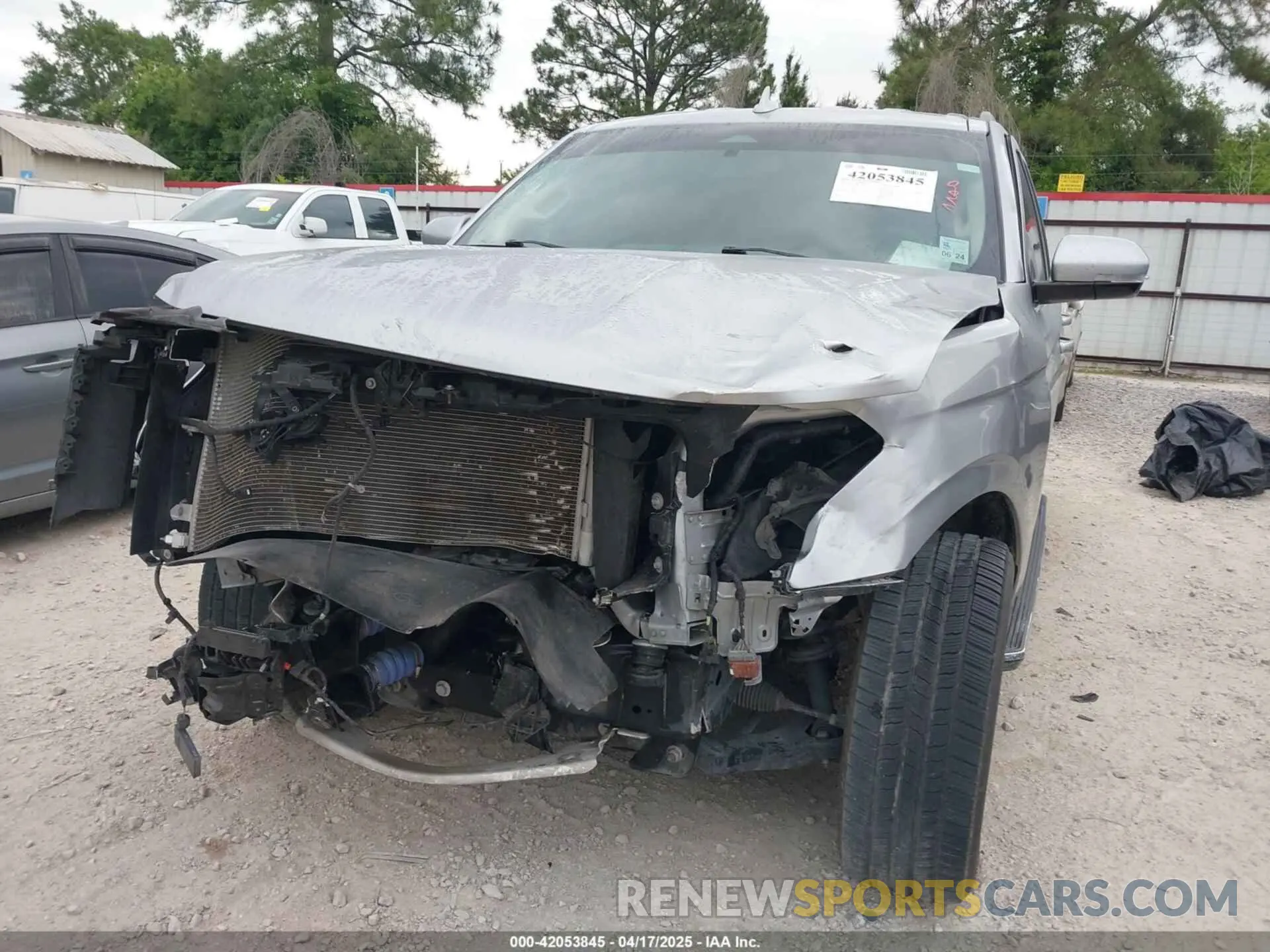 6 Photograph of a damaged car 1FMJU1HT0NEA14953 FORD EXPEDITION 2022