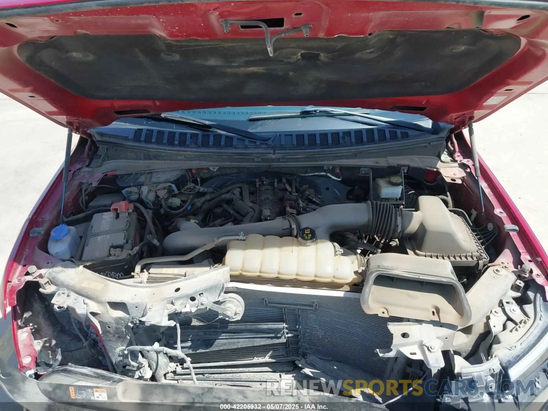 10 Photograph of a damaged car 1FMJU1HT0NEA26679 FORD EXPEDITION 2022
