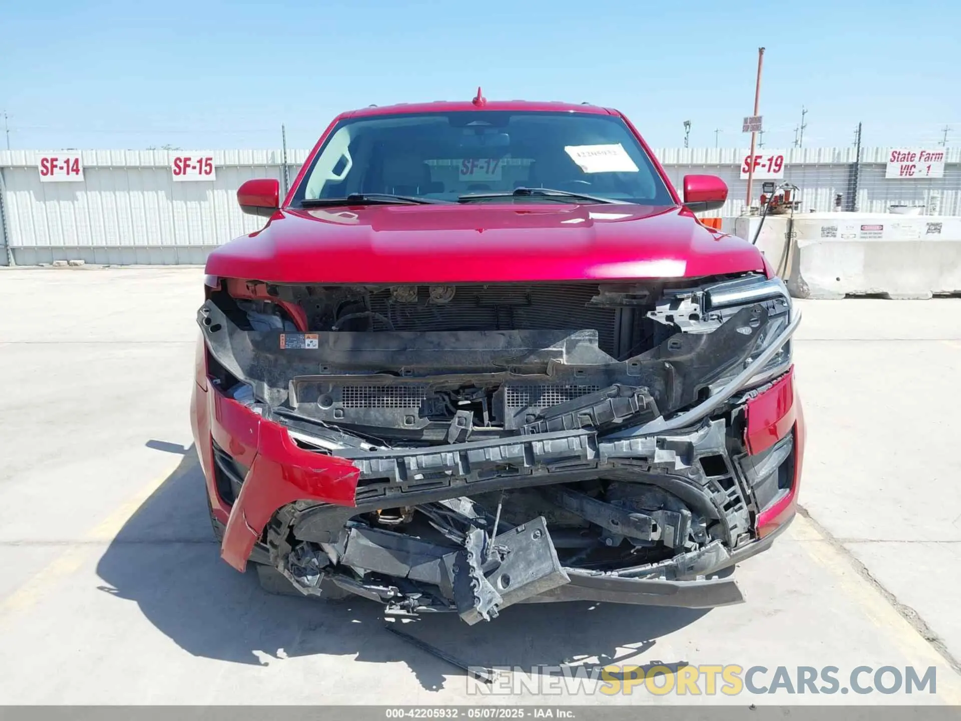 12 Photograph of a damaged car 1FMJU1HT0NEA26679 FORD EXPEDITION 2022