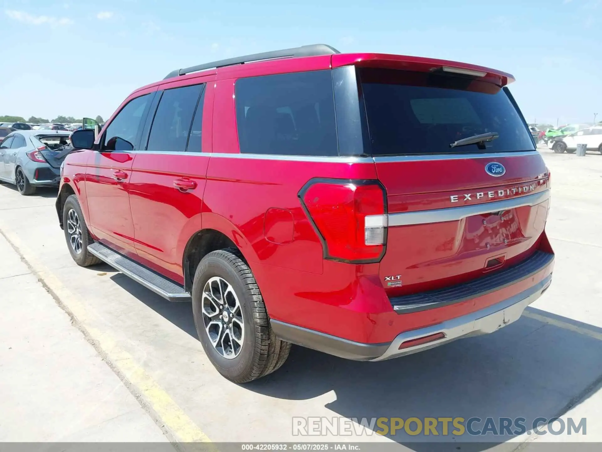 3 Photograph of a damaged car 1FMJU1HT0NEA26679 FORD EXPEDITION 2022