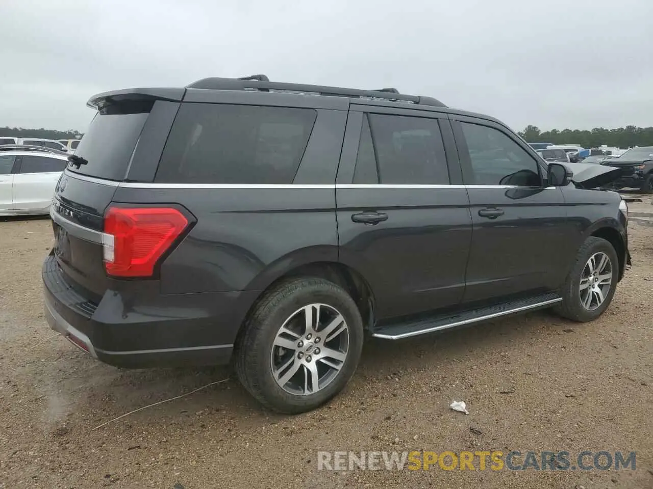 3 Photograph of a damaged car 1FMJU1HT0NEA56894 FORD EXPEDITION 2022