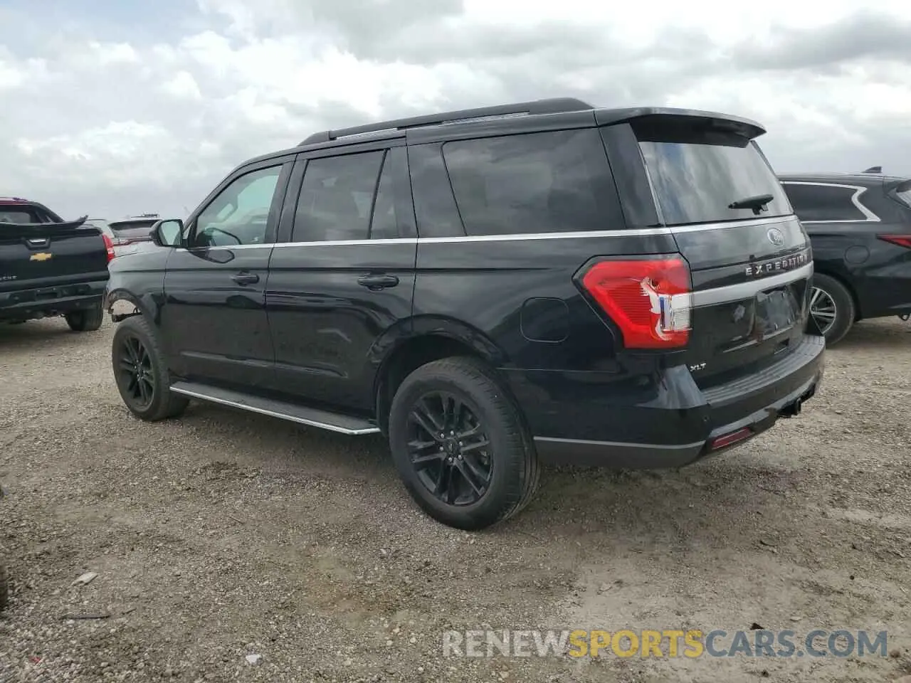 2 Photograph of a damaged car 1FMJU1HT1NEA48772 FORD EXPEDITION 2022
