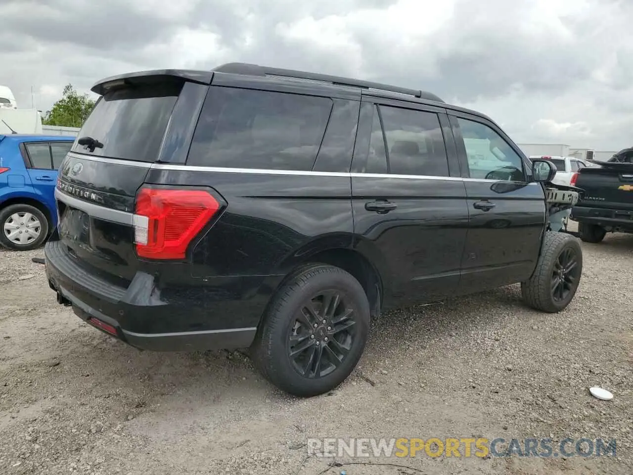 3 Photograph of a damaged car 1FMJU1HT1NEA48772 FORD EXPEDITION 2022