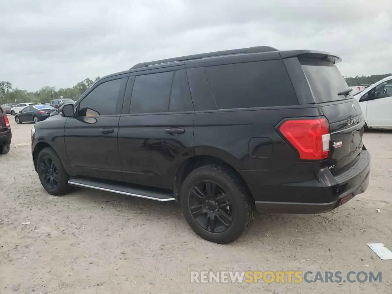 2 Photograph of a damaged car 1FMJU1HT6NEA18229 FORD EXPEDITION 2022
