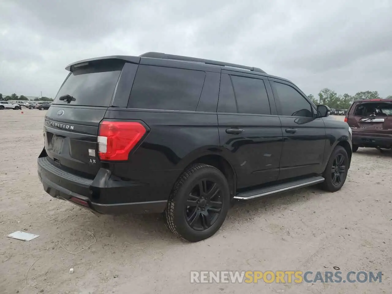 3 Photograph of a damaged car 1FMJU1HT6NEA18229 FORD EXPEDITION 2022