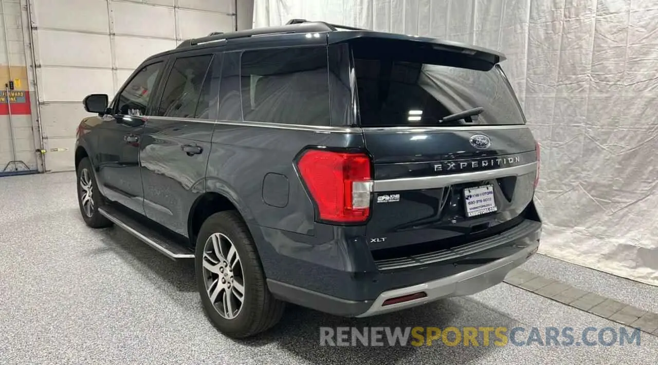 3 Photograph of a damaged car 1FMJU1JT1NEA06886 FORD EXPEDITION 2022