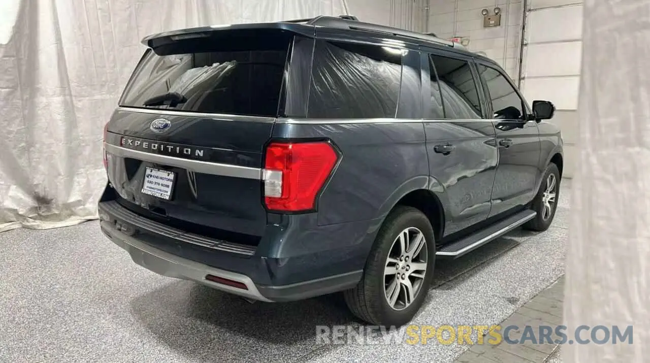 4 Photograph of a damaged car 1FMJU1JT1NEA06886 FORD EXPEDITION 2022