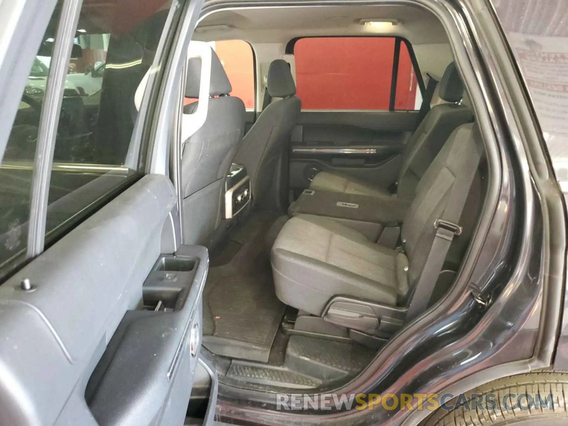 18 Photograph of a damaged car 1FMJU1JT4NEA20653 FORD EXPEDITION 2022