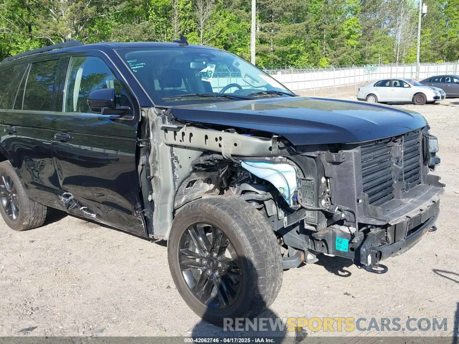 6 Photograph of a damaged car 1FMJU1JT7NEA28536 FORD EXPEDITION 2022