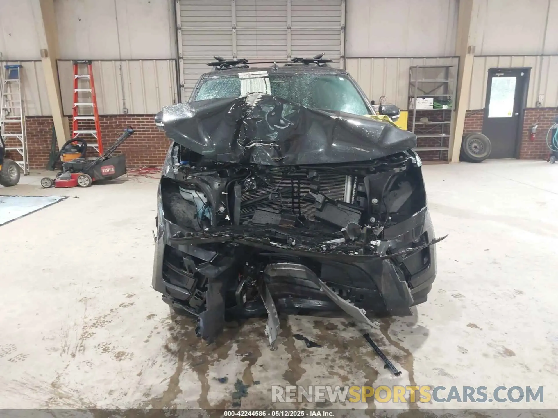 12 Photograph of a damaged car 1FMJU1JT7NEA55056 FORD EXPEDITION 2022