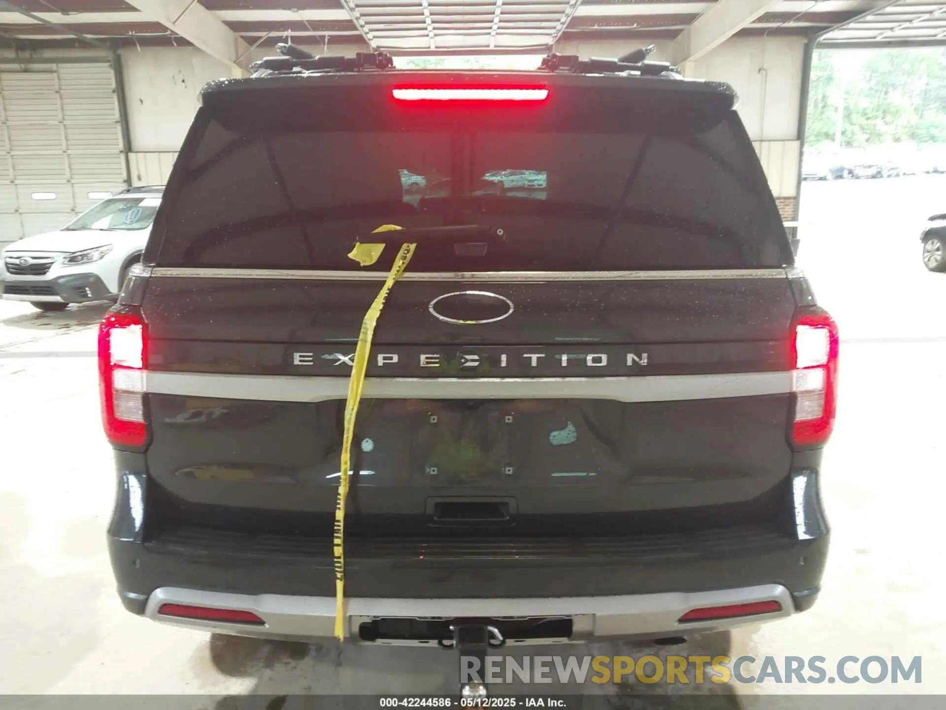 16 Photograph of a damaged car 1FMJU1JT7NEA55056 FORD EXPEDITION 2022