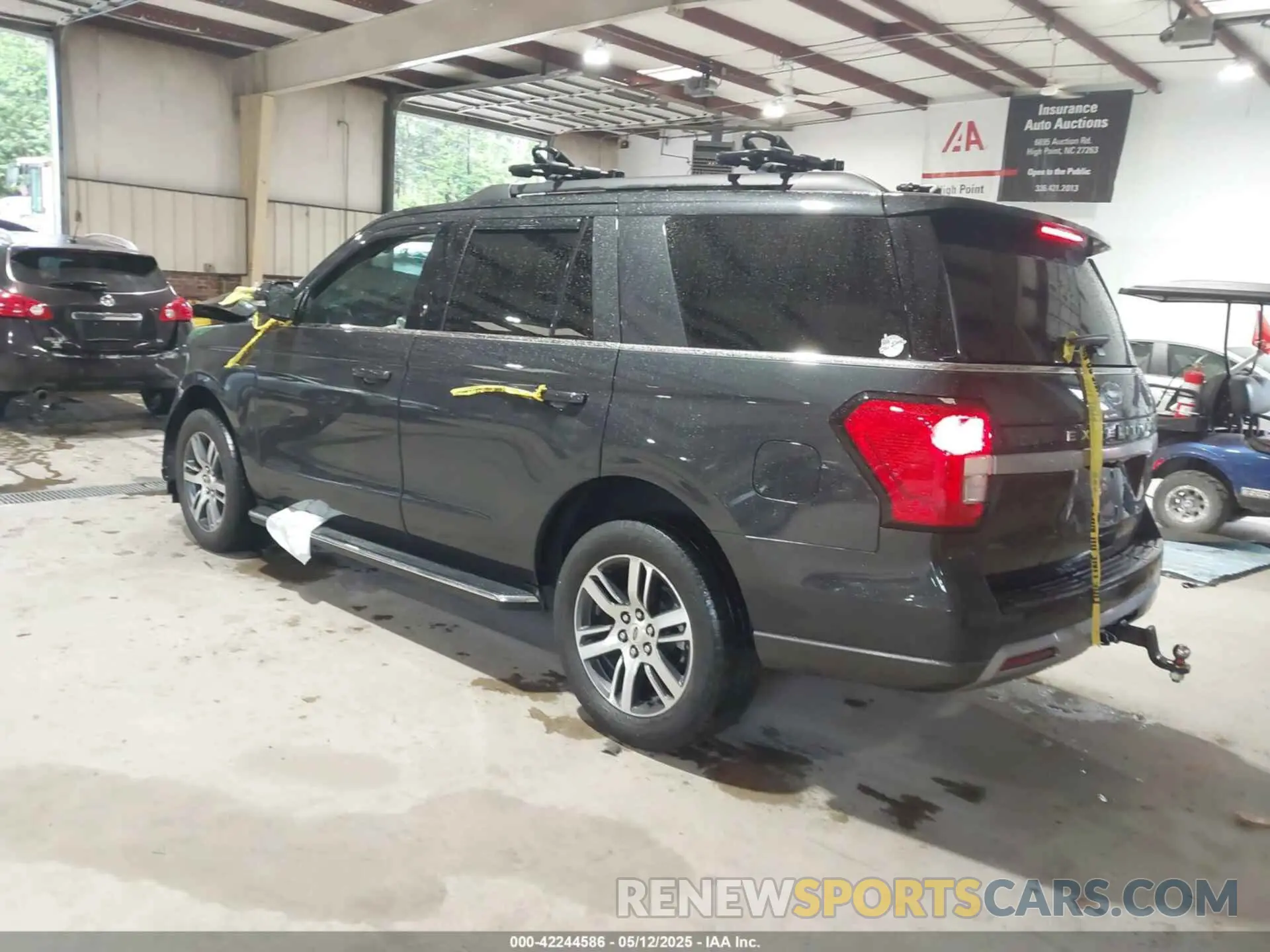 3 Photograph of a damaged car 1FMJU1JT7NEA55056 FORD EXPEDITION 2022