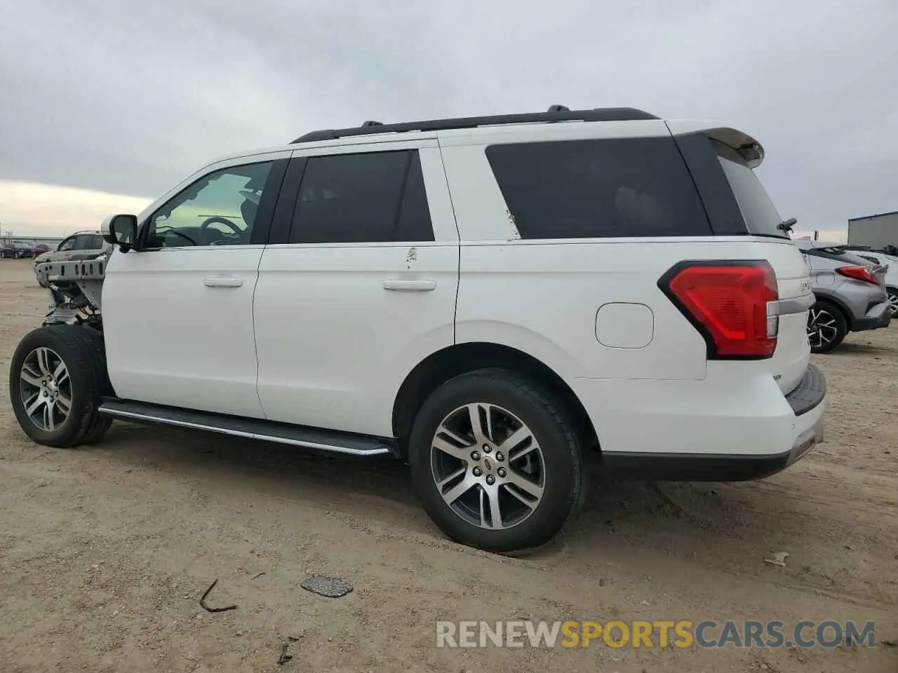 2 Photograph of a damaged car 1FMJU1JT9NEA09633 FORD EXPEDITION 2022