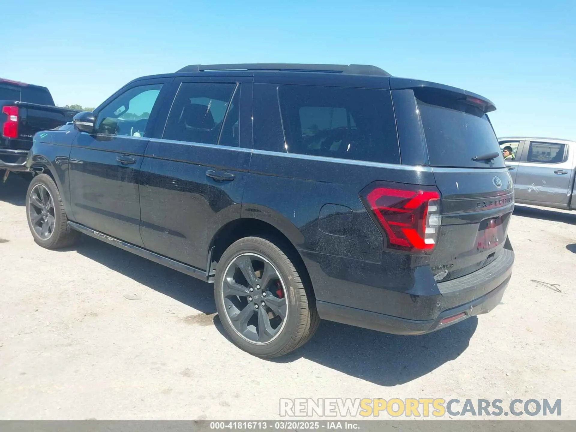 3 Photograph of a damaged car 1FMJU1KT3NEA45980 FORD EXPEDITION 2022