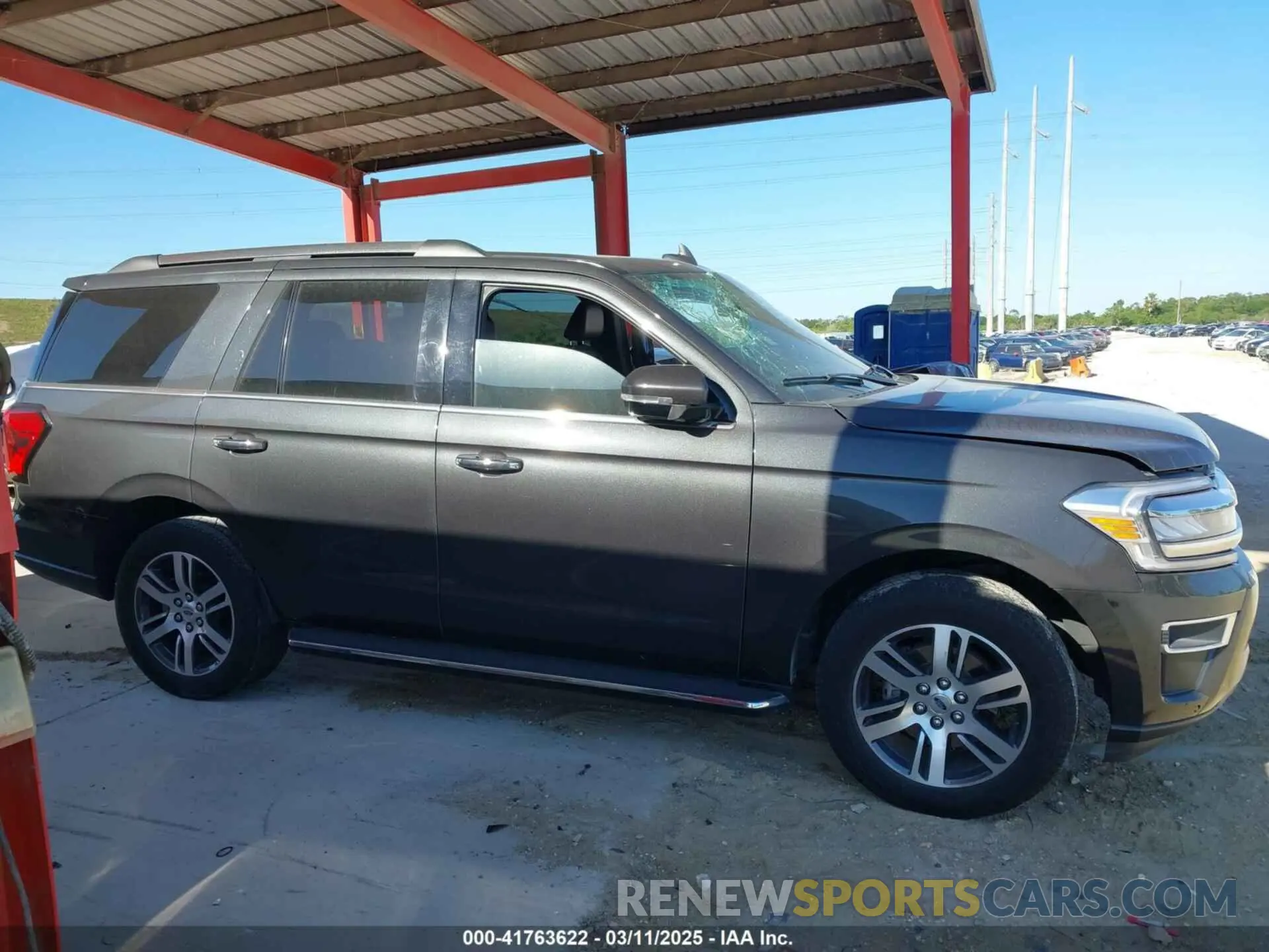 13 Photograph of a damaged car 1FMJU1KT3NEA66988 FORD EXPEDITION 2022
