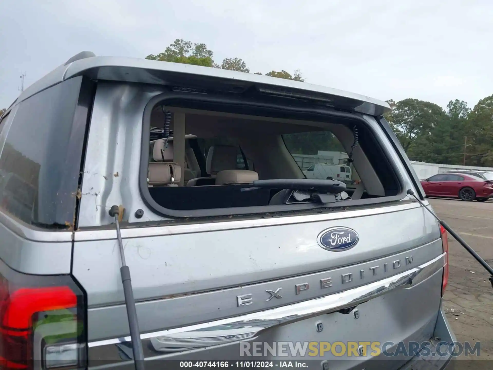 18 Photograph of a damaged car 1FMJU1KT4NEA05973 FORD EXPEDITION 2022