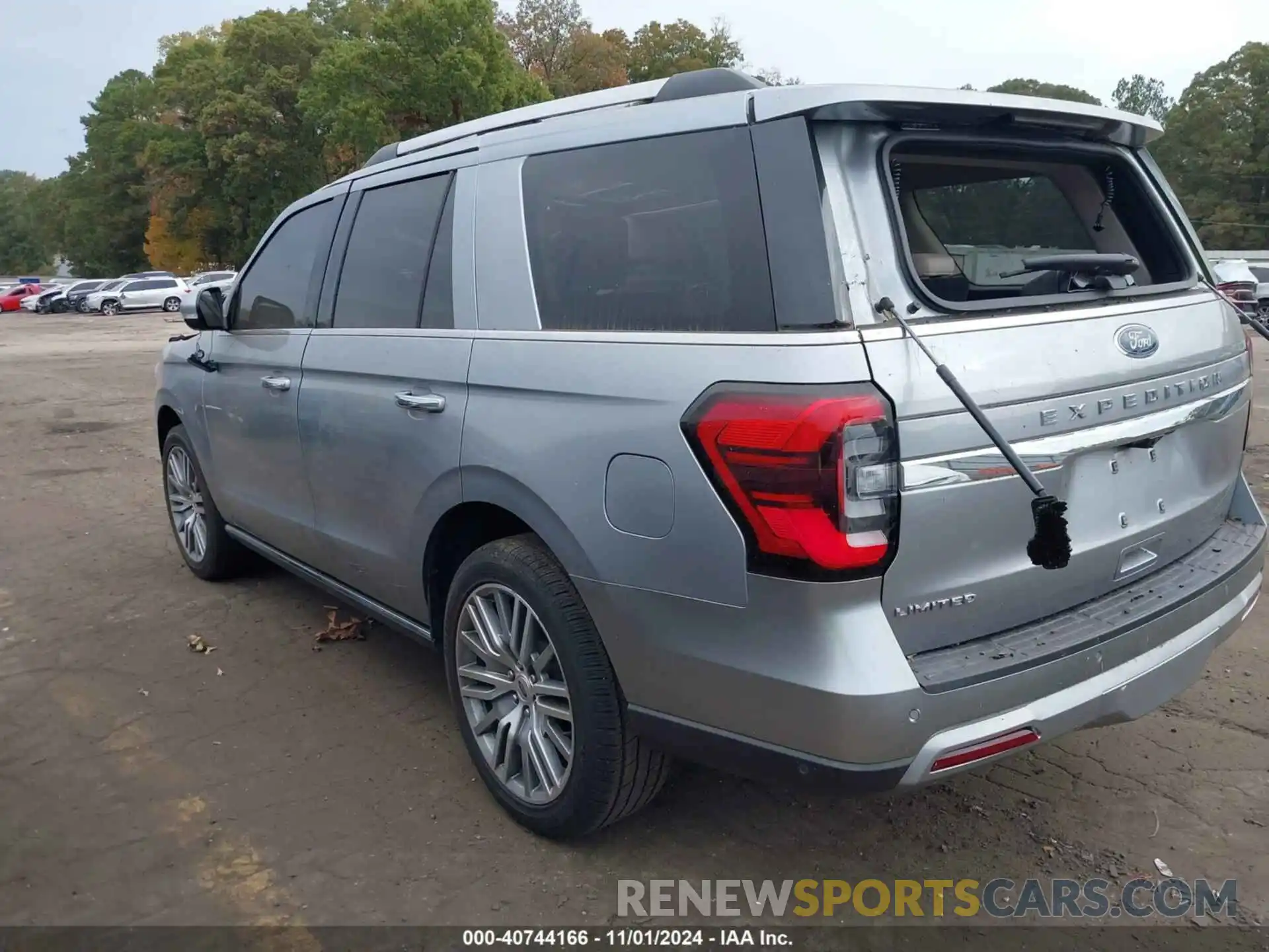 3 Photograph of a damaged car 1FMJU1KT4NEA05973 FORD EXPEDITION 2022