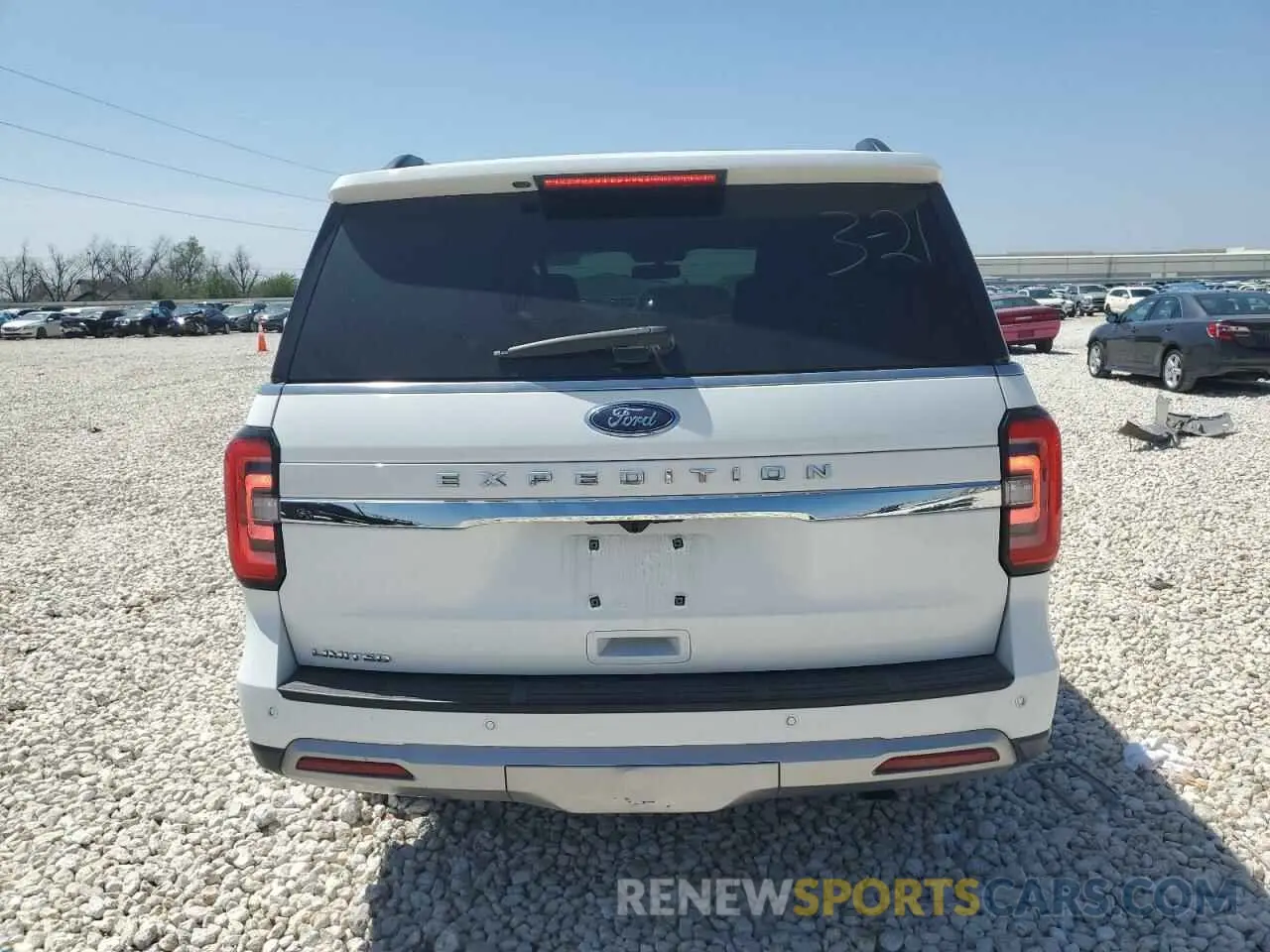 6 Photograph of a damaged car 1FMJU1KT5NEA57385 FORD EXPEDITION 2022