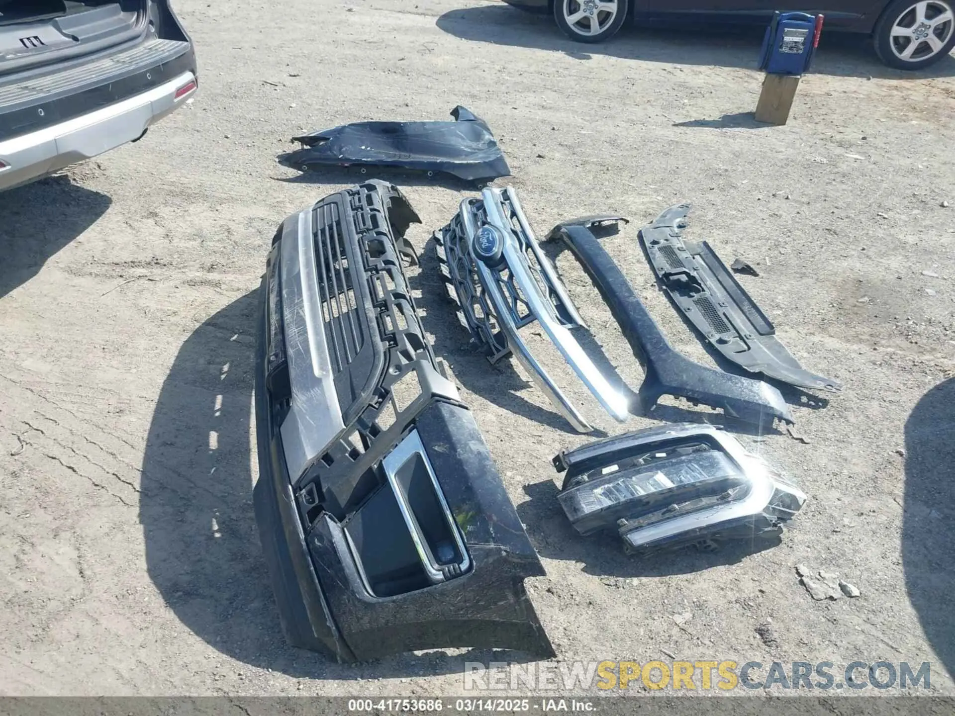 12 Photograph of a damaged car 1FMJU1MT0NEA10620 FORD EXPEDITION 2022