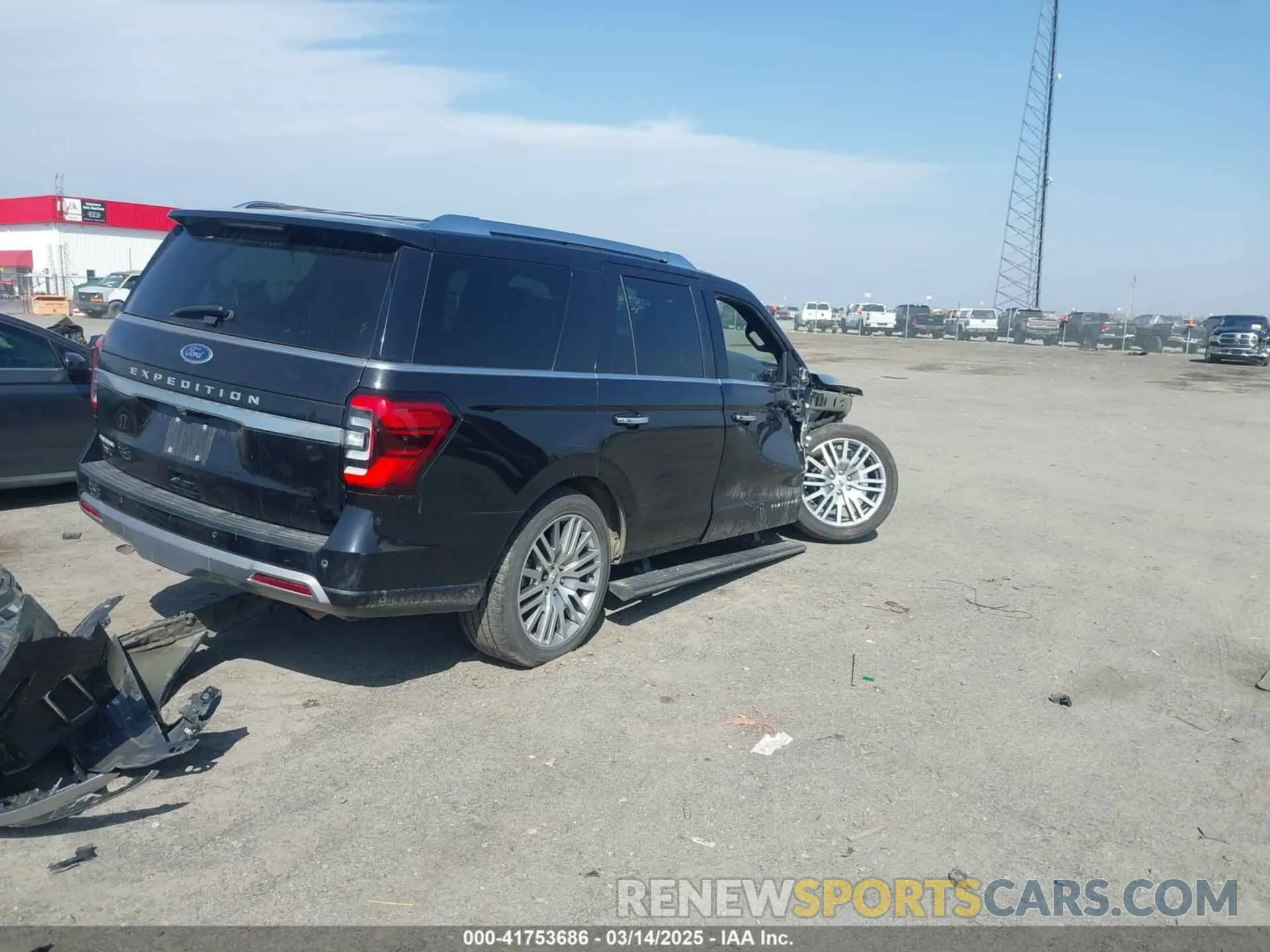 4 Photograph of a damaged car 1FMJU1MT0NEA10620 FORD EXPEDITION 2022