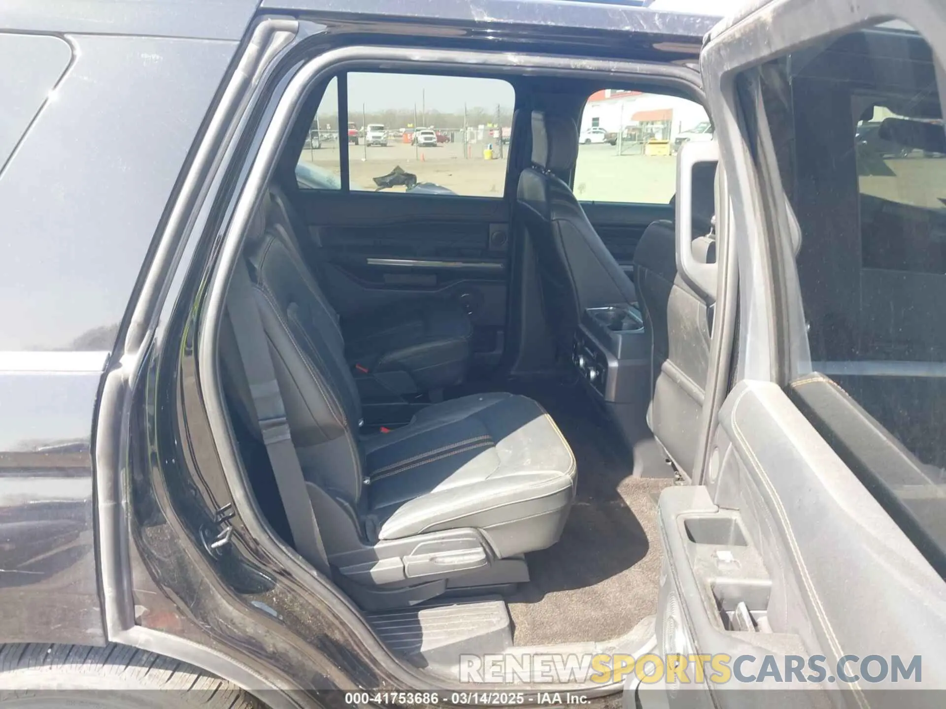 8 Photograph of a damaged car 1FMJU1MT0NEA10620 FORD EXPEDITION 2022