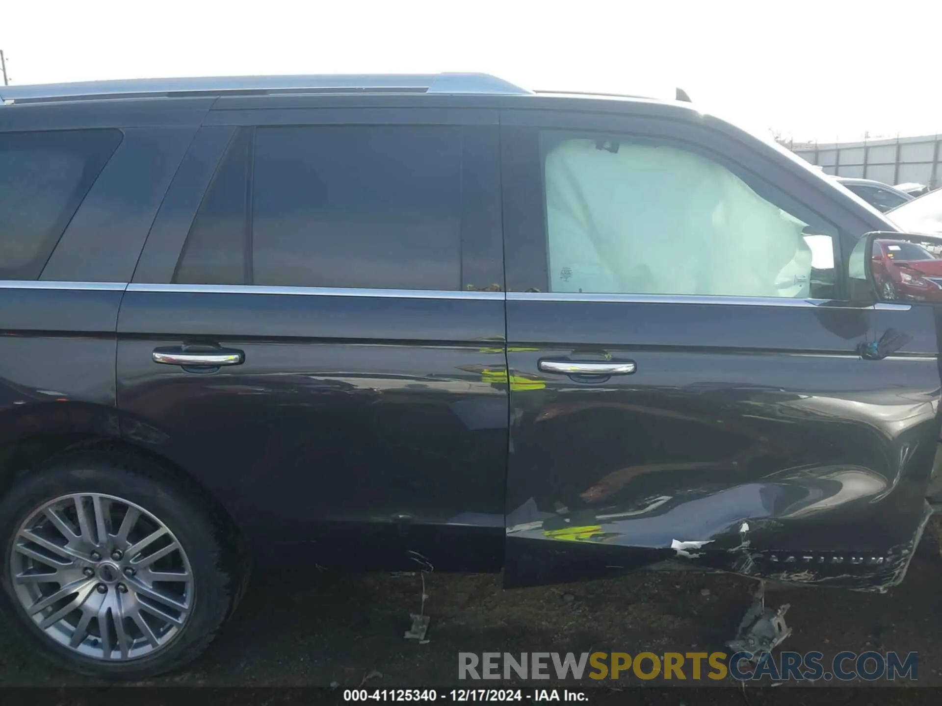 14 Photograph of a damaged car 1FMJU1MT4NEA00365 FORD EXPEDITION 2022
