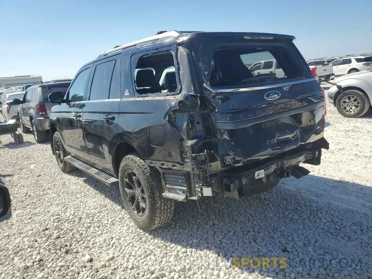 2 Photograph of a damaged car 1FMJU1RT1NEA03975 FORD EXPEDITION 2022