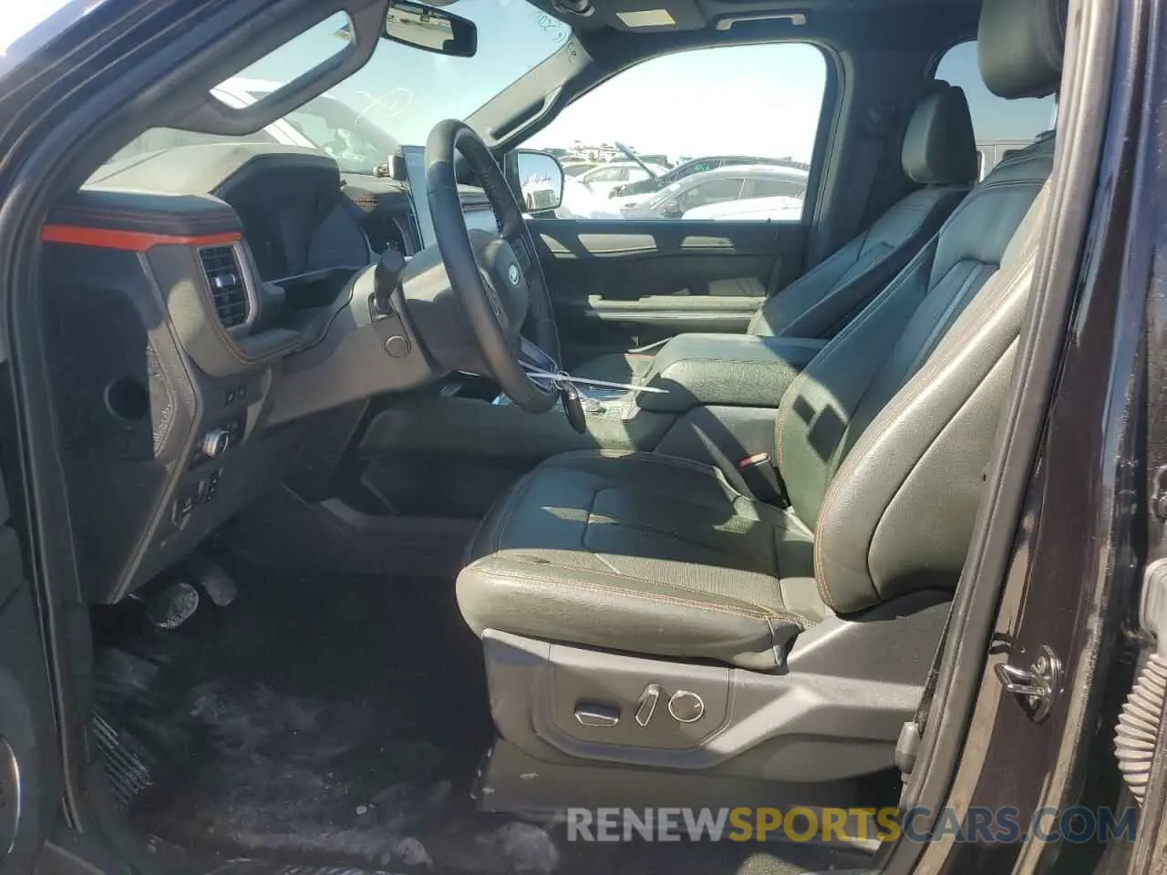 7 Photograph of a damaged car 1FMJU1RT1NEA03975 FORD EXPEDITION 2022