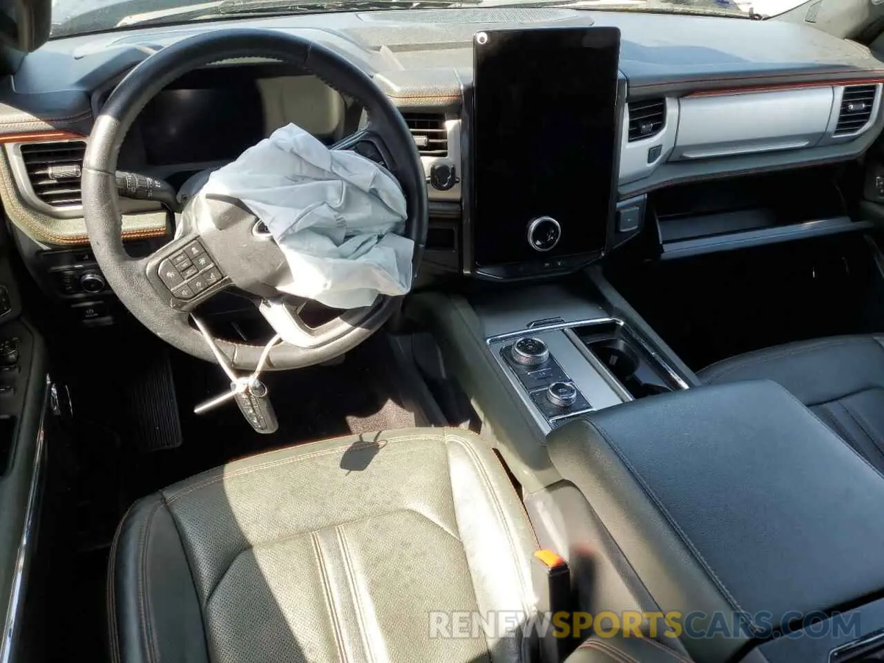 15 Photograph of a damaged car 1FMJU1RT6NEA01705 FORD EXPEDITION 2022