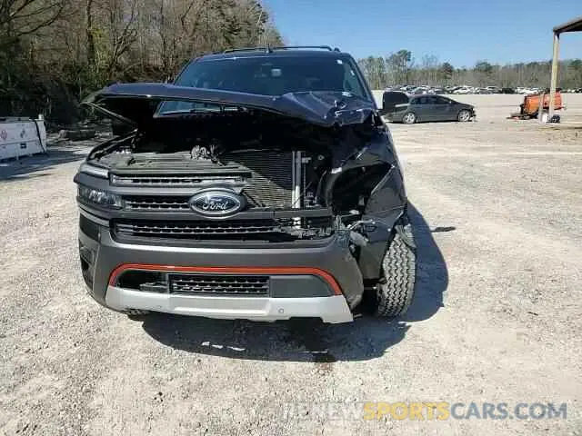 19 Photograph of a damaged car 1FMJU1RT6NEA01705 FORD EXPEDITION 2022