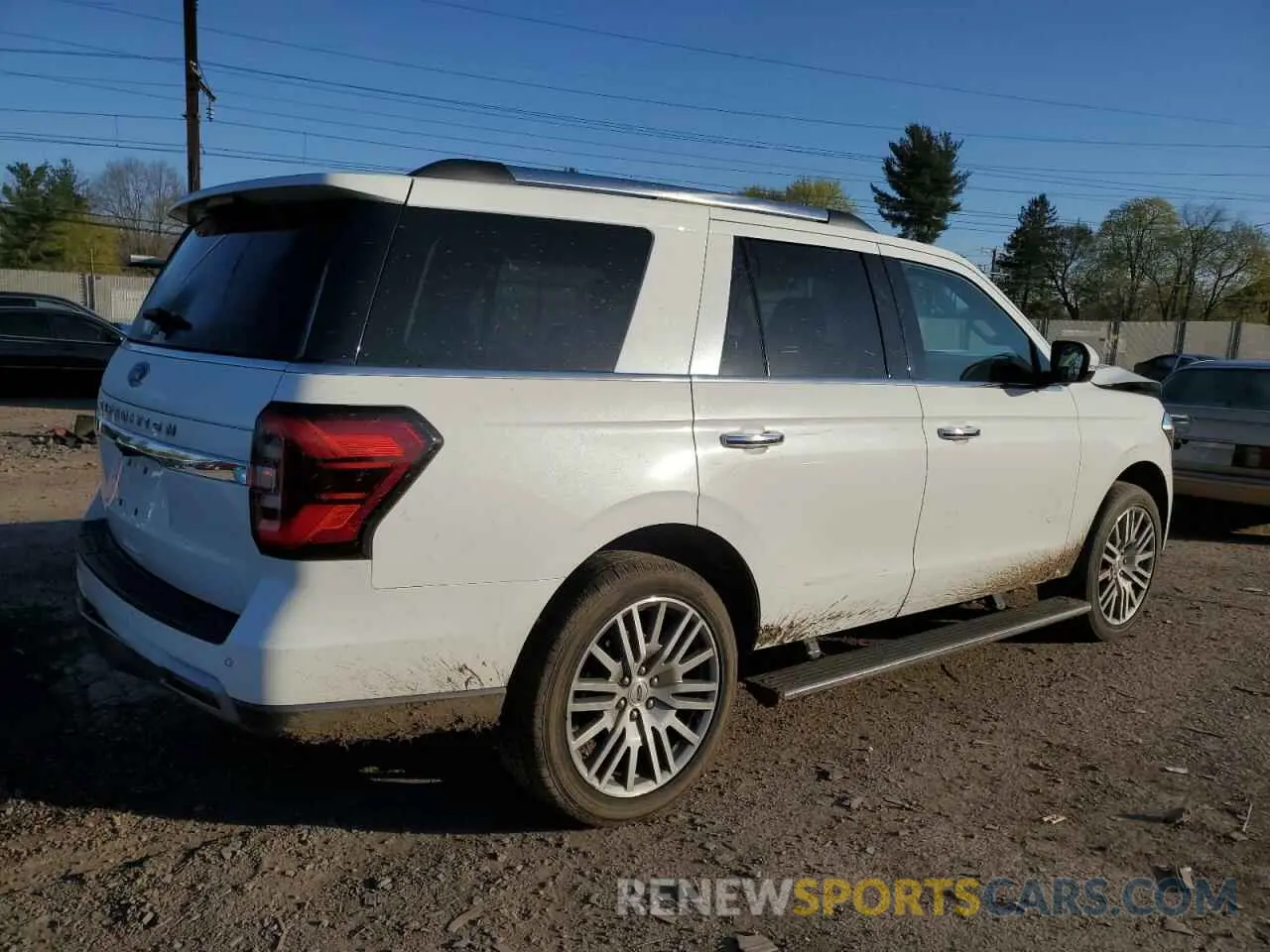 3 Photograph of a damaged car 1FMJU2AT0NEA31719 FORD EXPEDITION 2022
