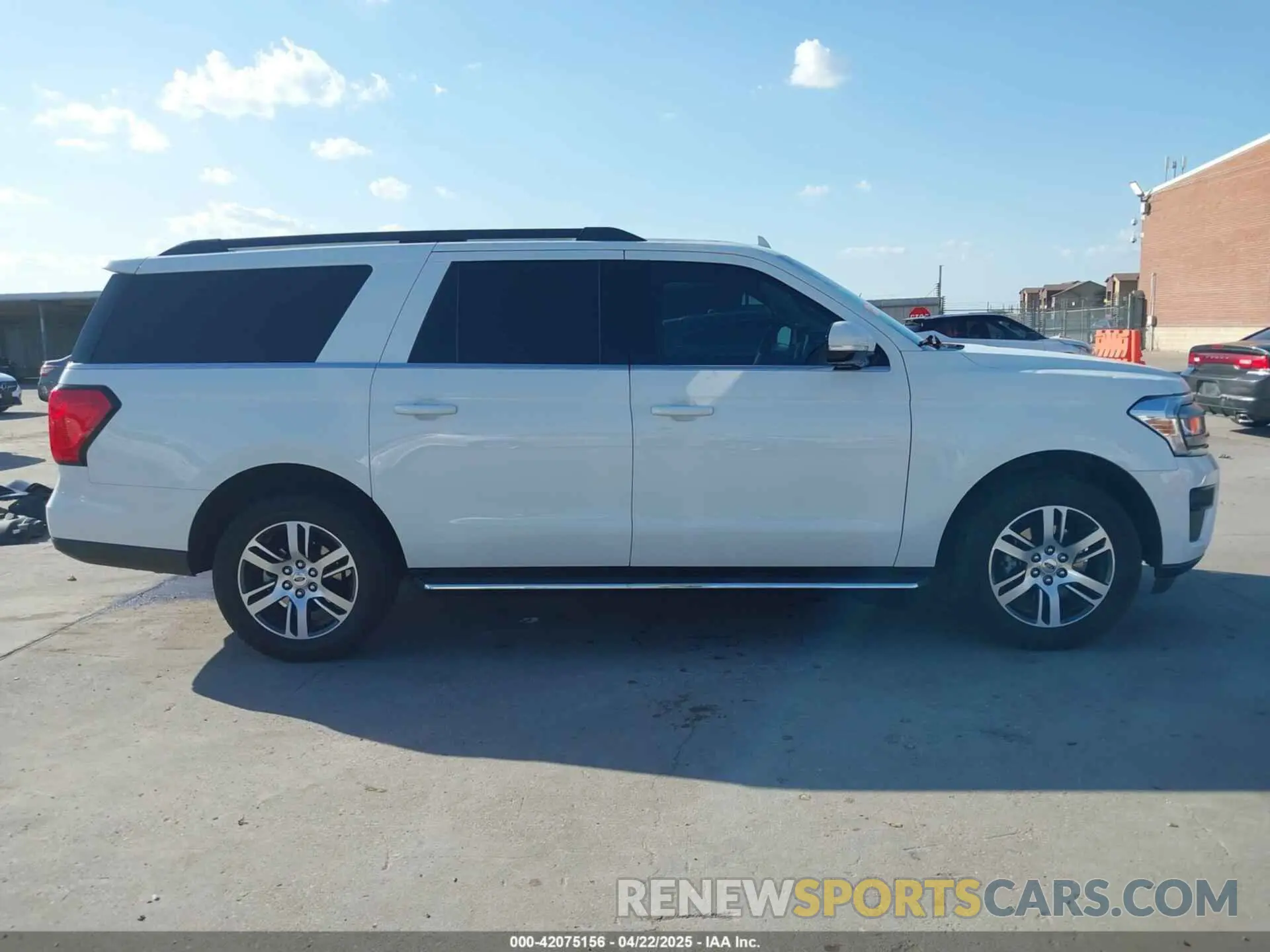 13 Photograph of a damaged car 1FMJK1H82PEA62734 FORD EXPEDITION 2023