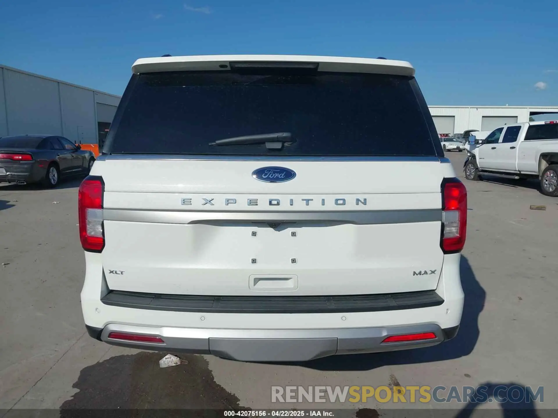16 Photograph of a damaged car 1FMJK1H82PEA62734 FORD EXPEDITION 2023
