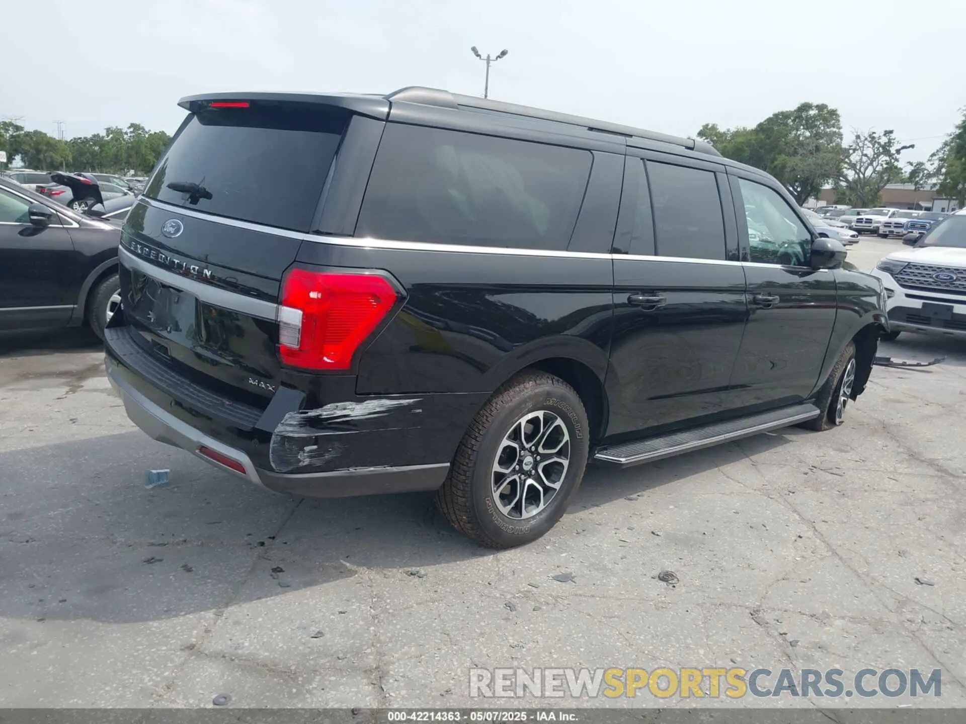 4 Photograph of a damaged car 1FMJK1J81PEA03636 FORD EXPEDITION 2023