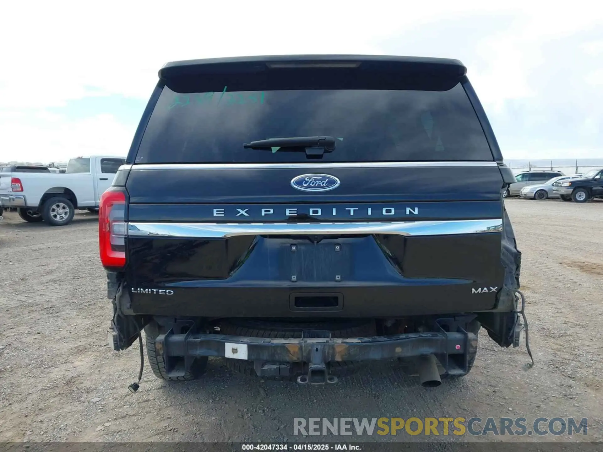 17 Photograph of a damaged car 1FMJK1K81PEA30365 FORD EXPEDITION 2023