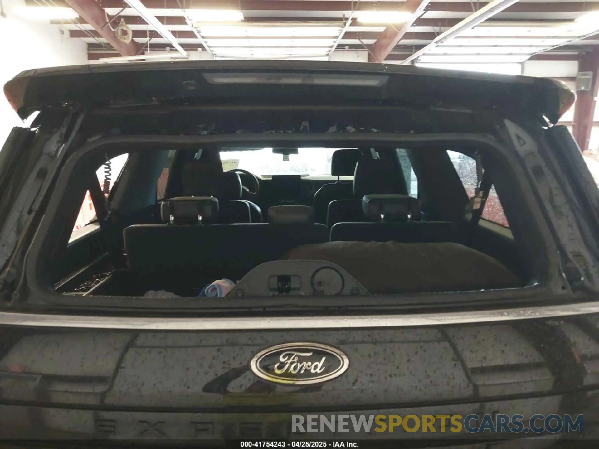 17 Photograph of a damaged car 1FMJK2A82PEA62474 FORD EXPEDITION 2023