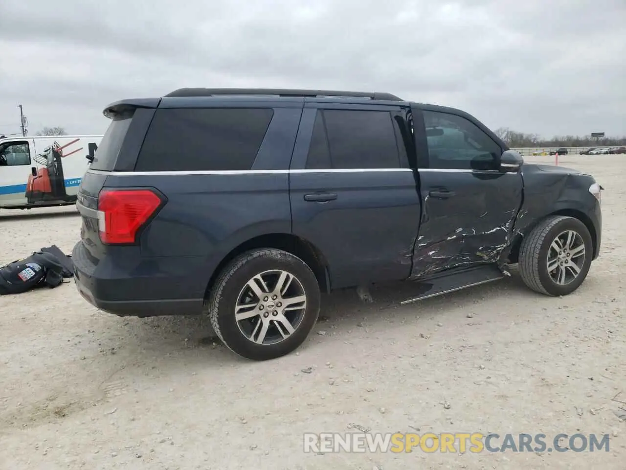 3 Photograph of a damaged car 1FMJU1H86PEA52332 FORD EXPEDITION 2023