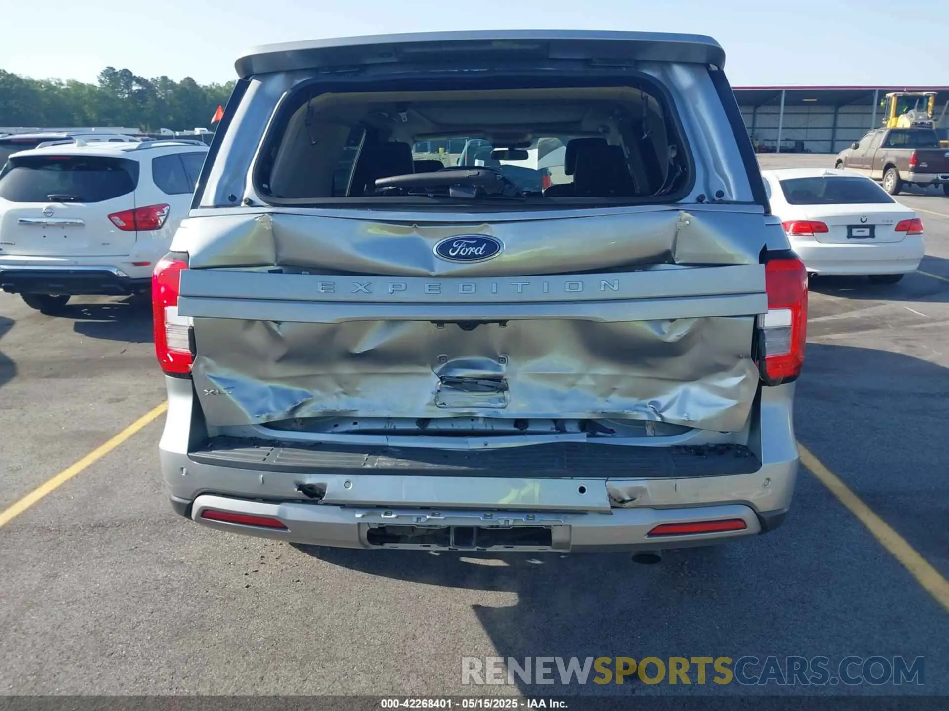 16 Photograph of a damaged car 1FMJU1H87PEA08145 FORD EXPEDITION 2023