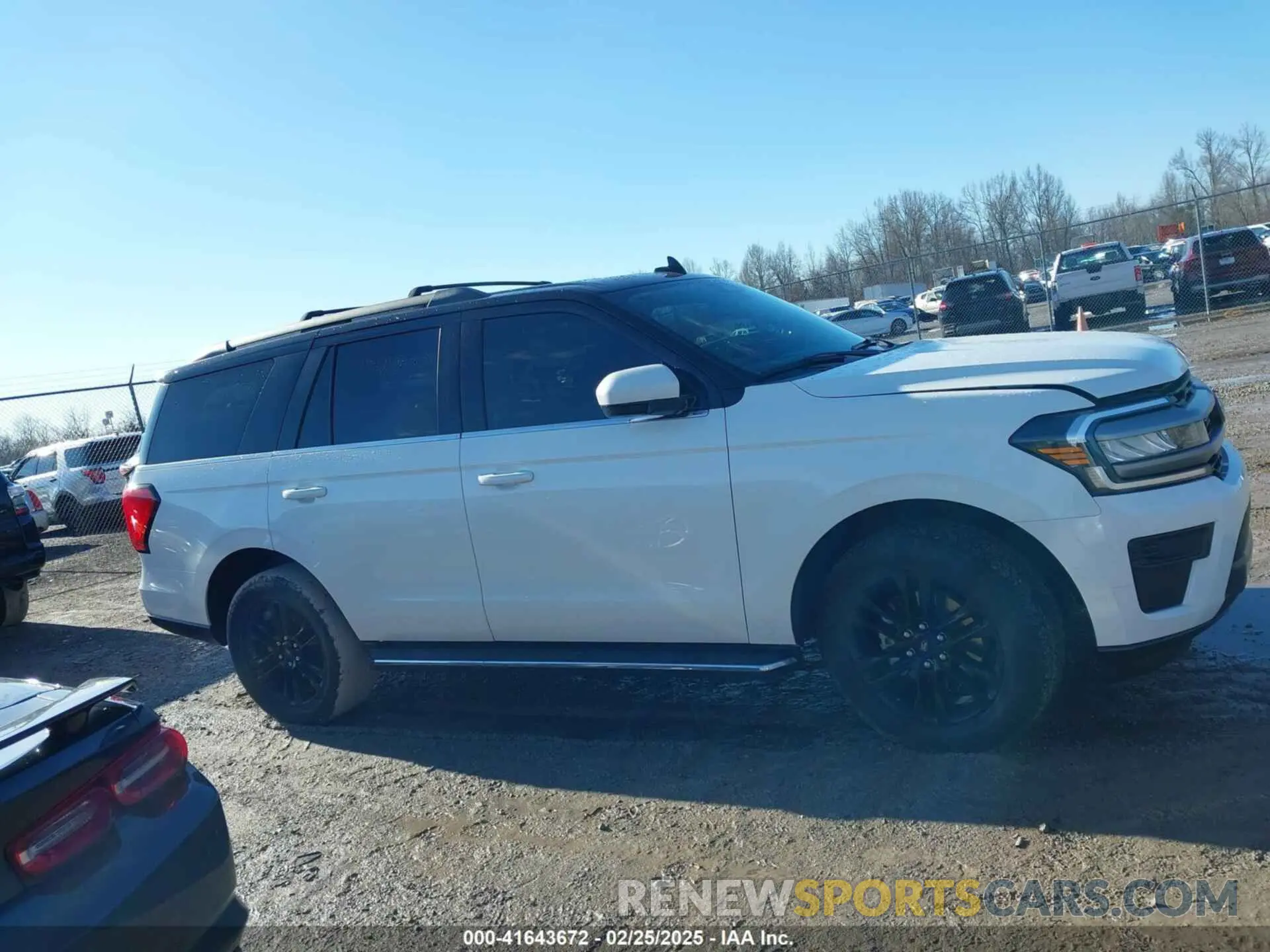 13 Photograph of a damaged car 1FMJU1J80PEA44656 FORD EXPEDITION 2023