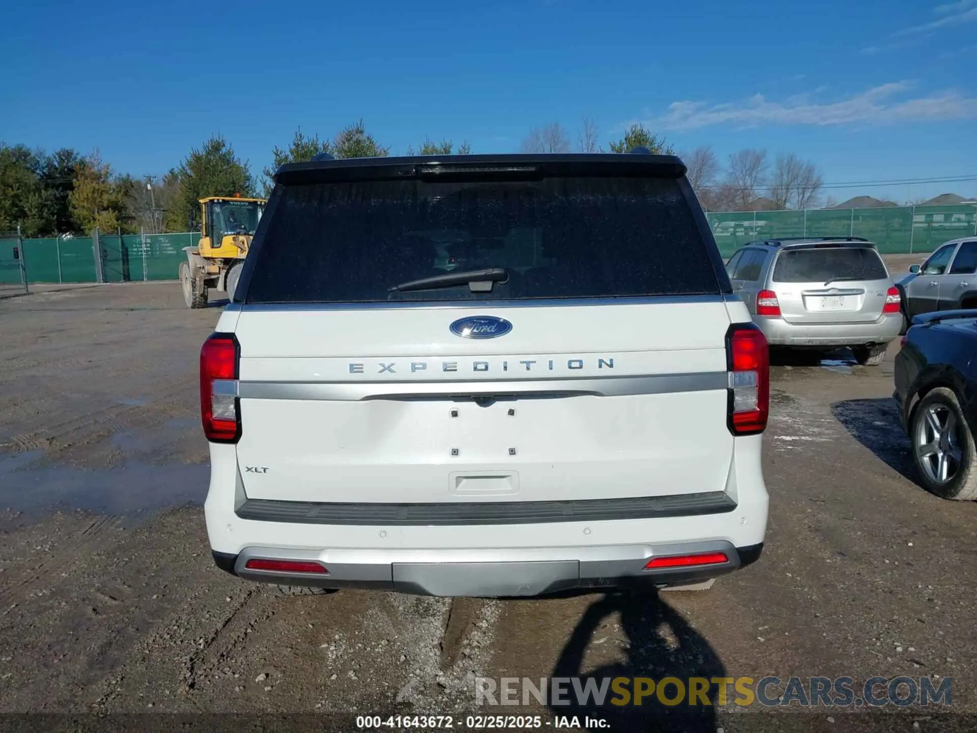 16 Photograph of a damaged car 1FMJU1J80PEA44656 FORD EXPEDITION 2023