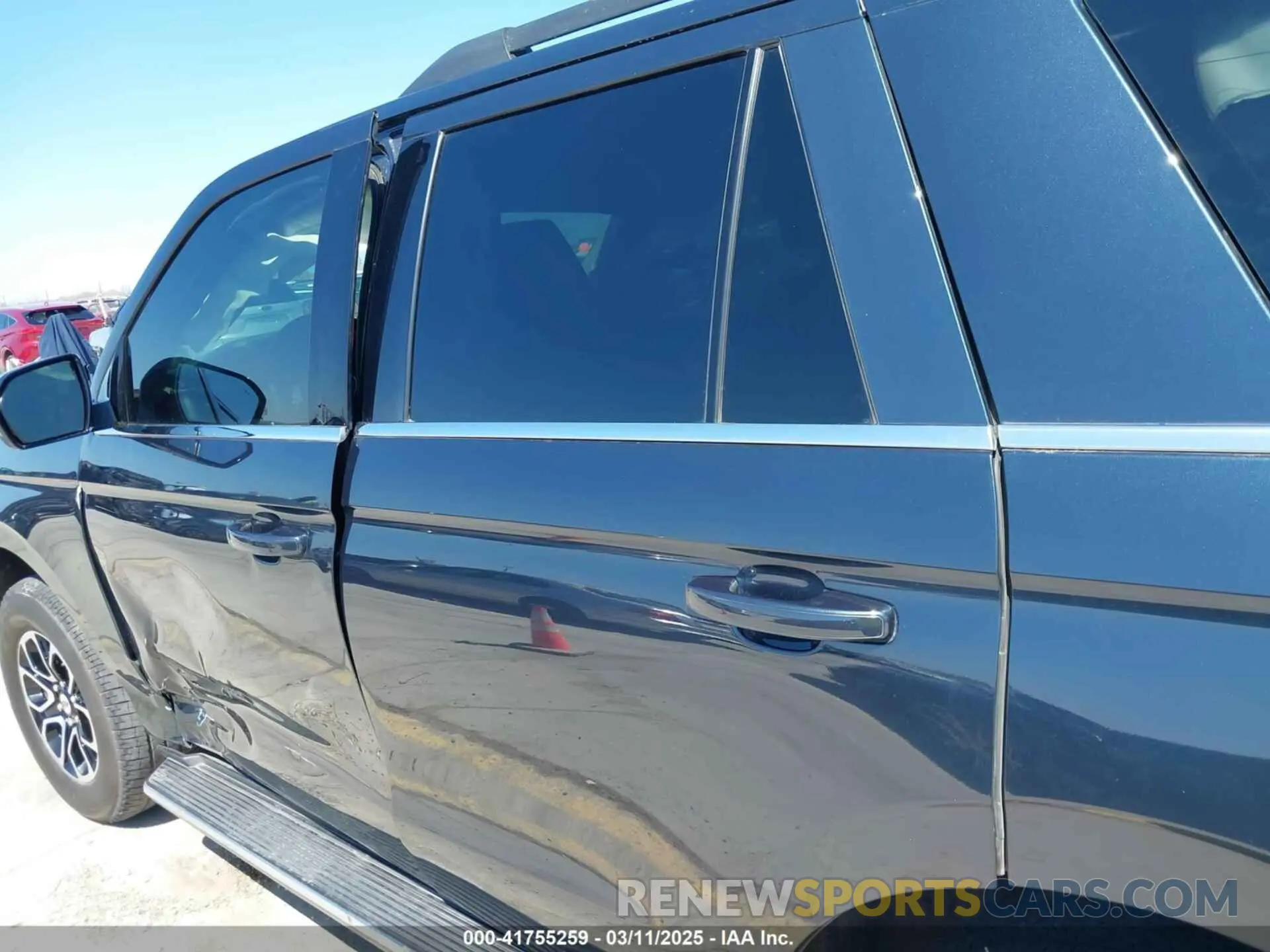 18 Photograph of a damaged car 1FMJU1J82PEA45419 FORD EXPEDITION 2023