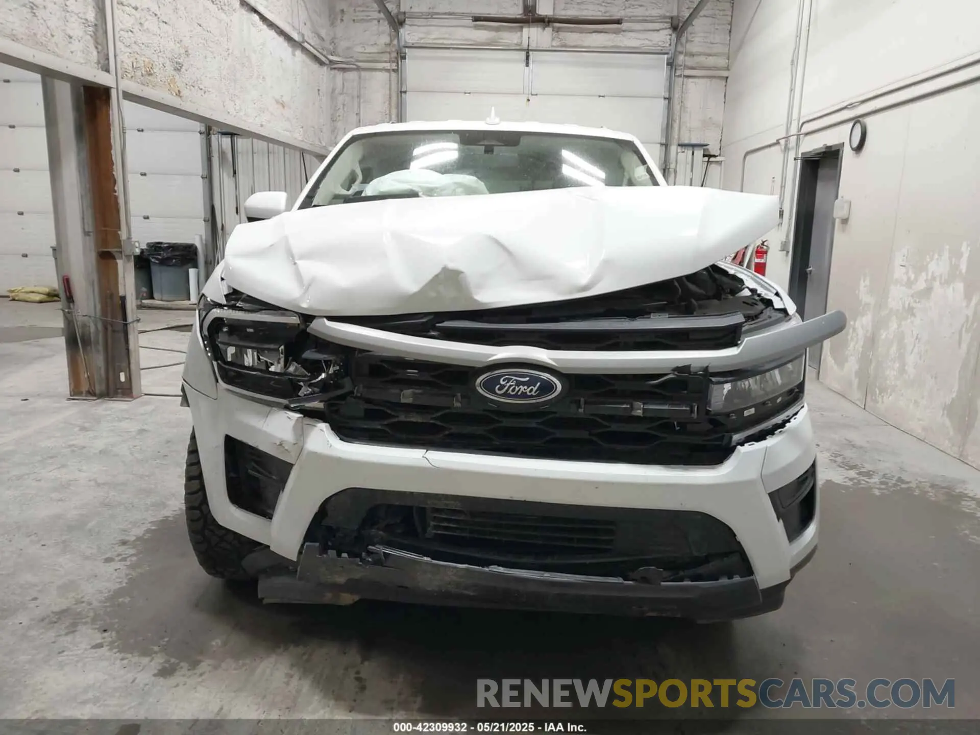 12 Photograph of a damaged car 1FMJU1J83PEA51200 FORD EXPEDITION 2023