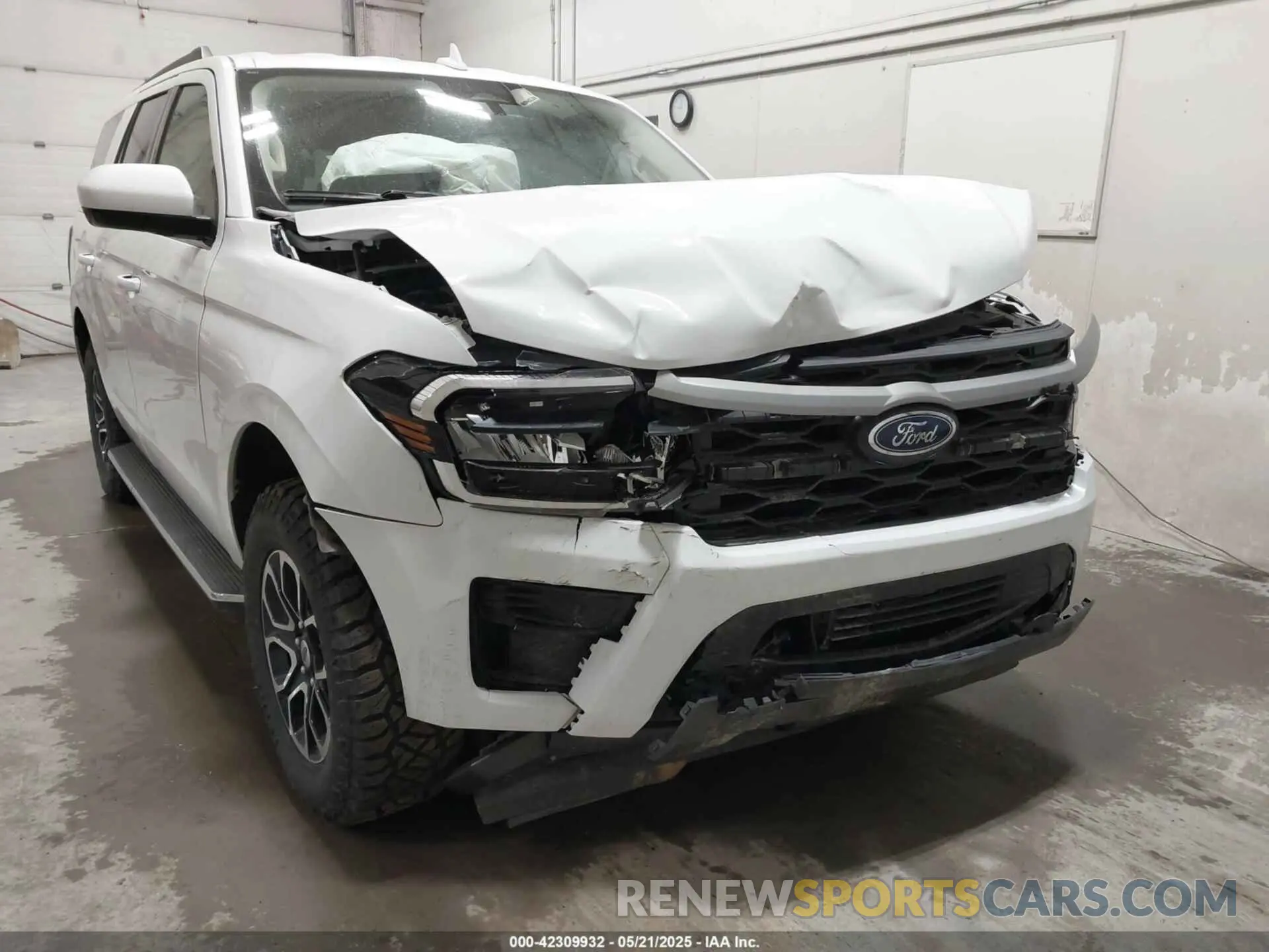 6 Photograph of a damaged car 1FMJU1J83PEA51200 FORD EXPEDITION 2023
