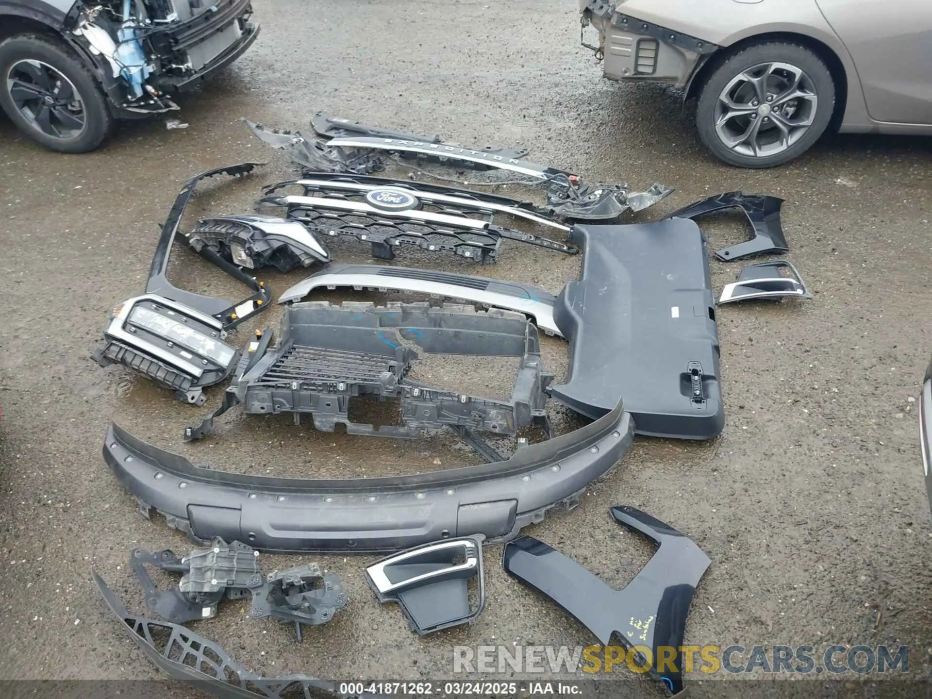 12 Photograph of a damaged car 1FMJU1K8XPEA54741 FORD EXPEDITION 2023