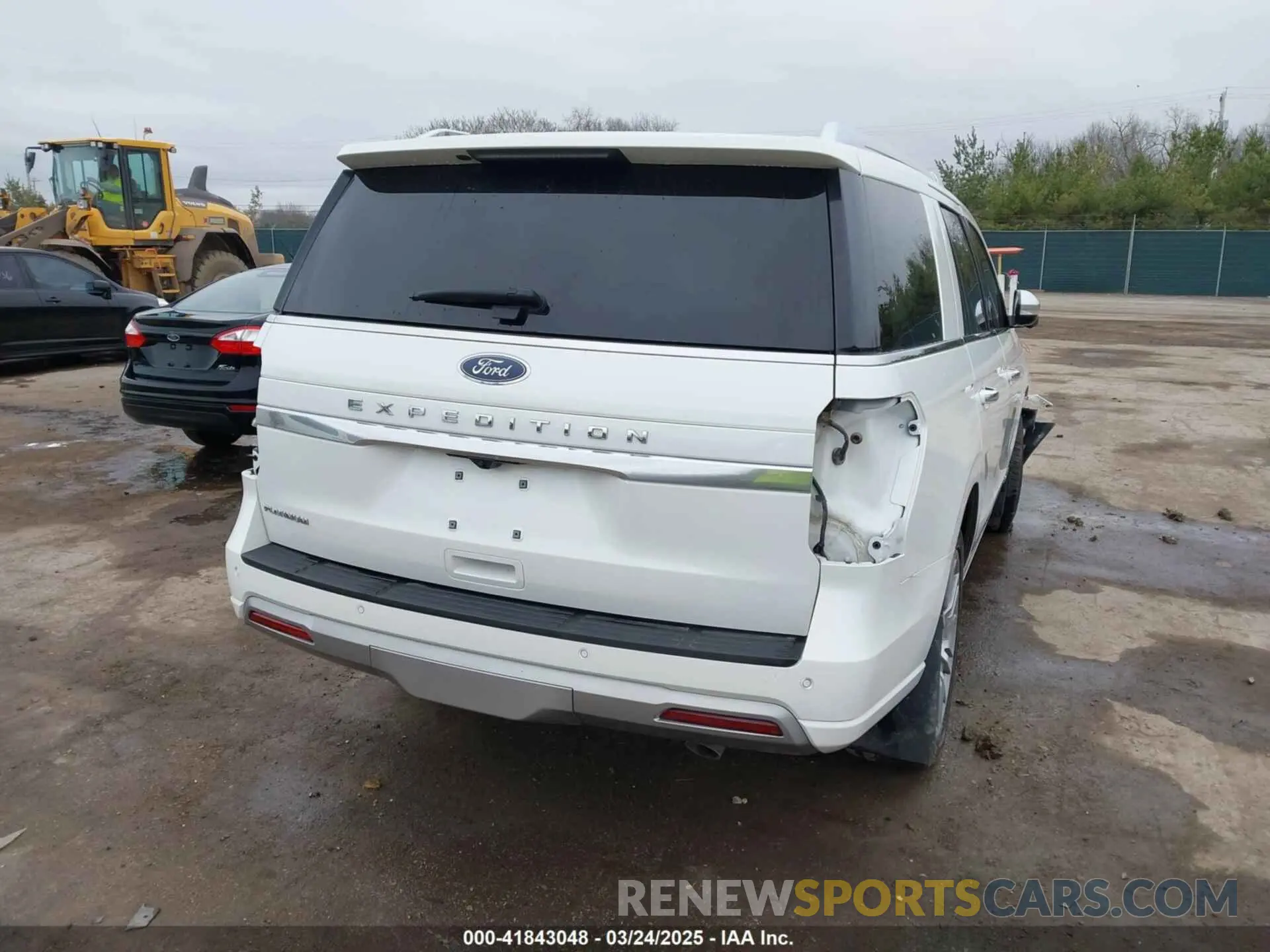 4 Photograph of a damaged car 1FMJU1M83PEA04793 FORD EXPEDITION 2023