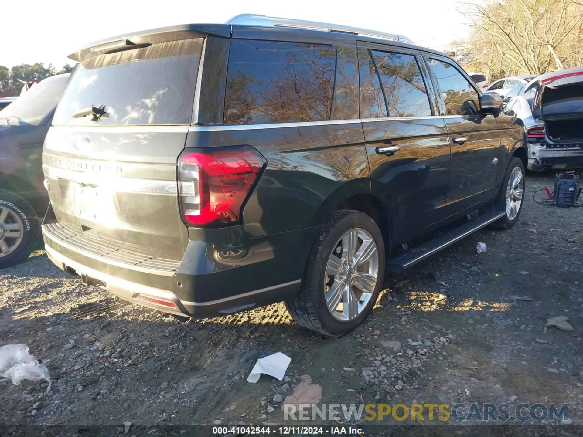 4 Photograph of a damaged car 1FMJU1N86PEA24308 FORD EXPEDITION 2023
